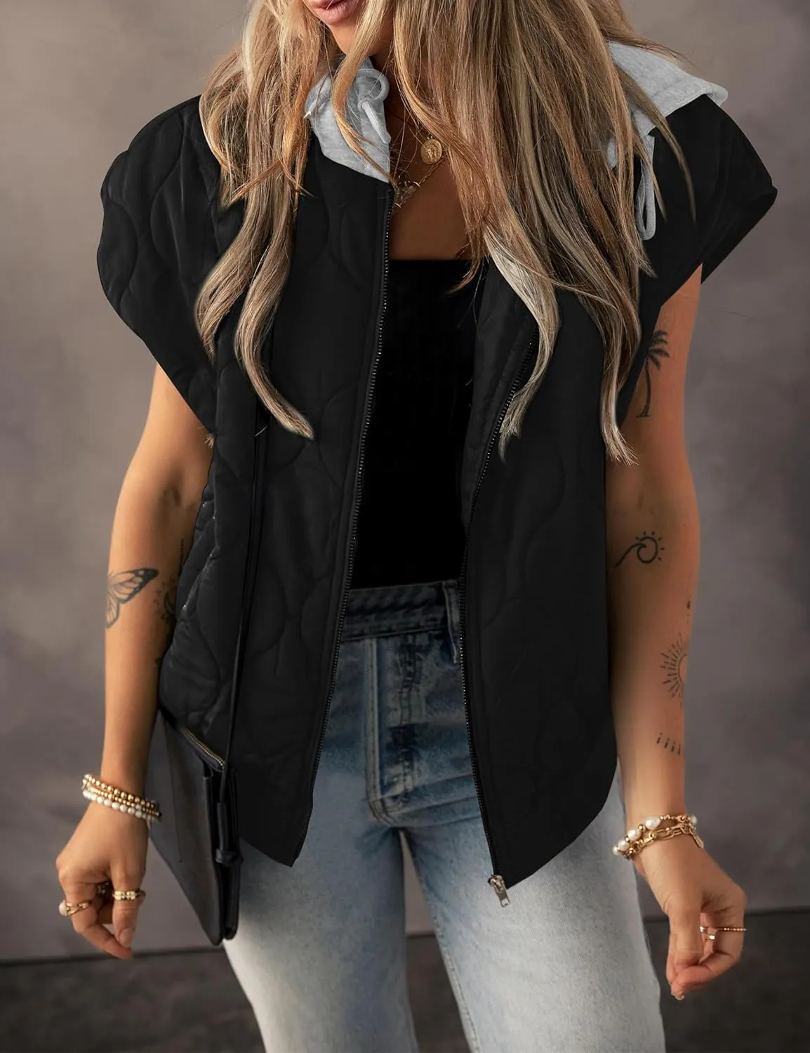 FOMELY Quilted Vest Women Hooded Puffer Vest Lightweight Womens Vests Outerwear Zip Up Sleeveless with Pockets