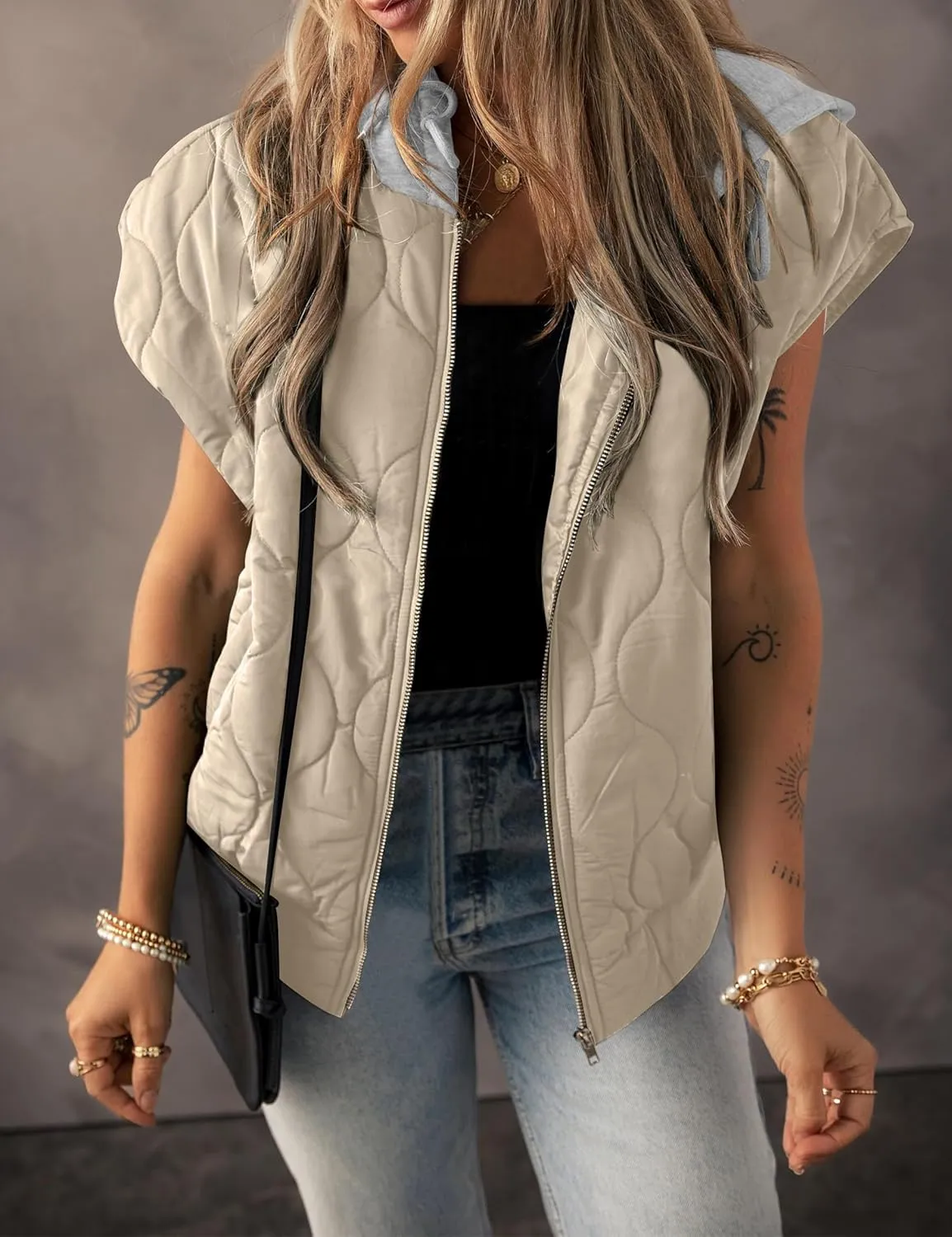 FOMELY Quilted Vest Women Hooded Puffer Vest Lightweight Womens Vests Outerwear Zip Up Sleeveless with Pockets
