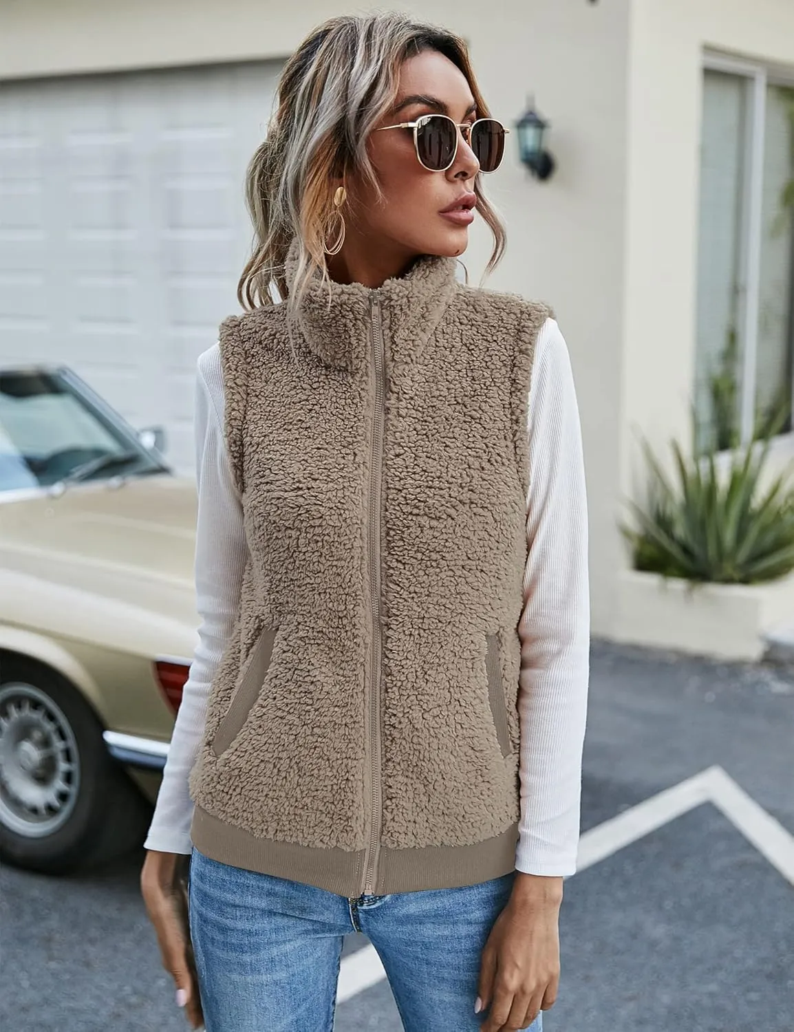 LOMON Womens Fuzzy Fleece Vest, Casual Warm Sleeveless Zip Up Sherpa Vest Jacket with Pockets for Fall/Winter