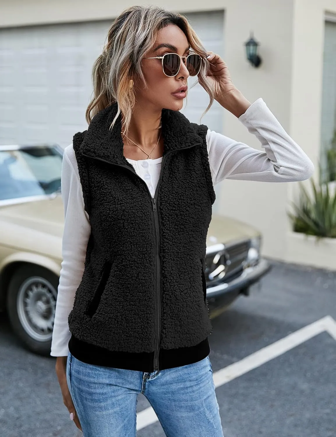 LOMON Womens Fuzzy Fleece Vest, Casual Warm Sleeveless Zip Up Sherpa Vest Jacket with Pockets for Fall/Winter