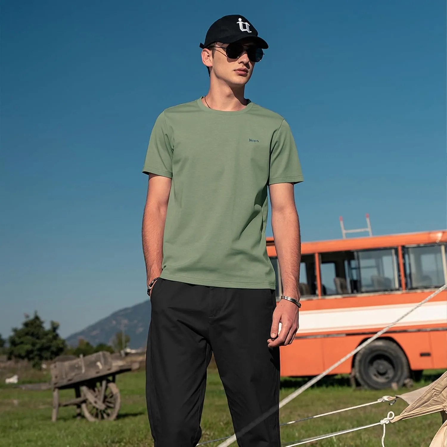 Men's Ice Silk T-Shirt,Quick Drying Breathable Top, Ice Silk Smooth Sports Shirt