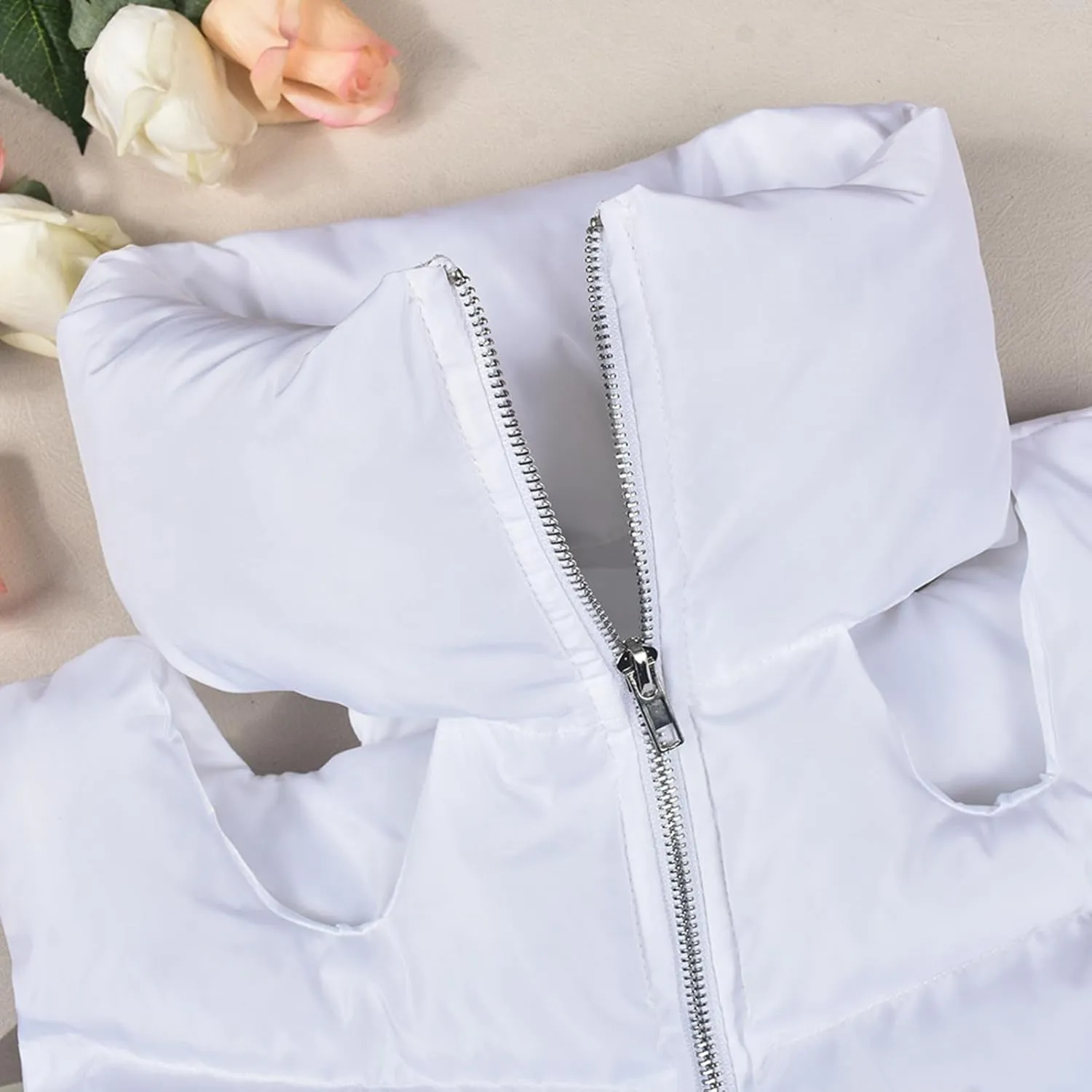 Women's Fashion Sleeveless Warm Crop Vest Casual Lightweight Puffer Vest Outwear Cute Cutout Zipper Padded Gilet